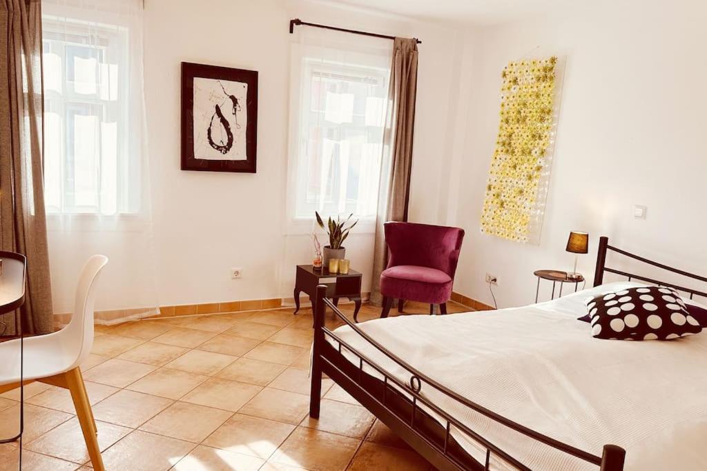 Kuenstler Ferienwohnung Am Weilburger Schloss, Marktplatz 9 ภายนอก รูปภาพ